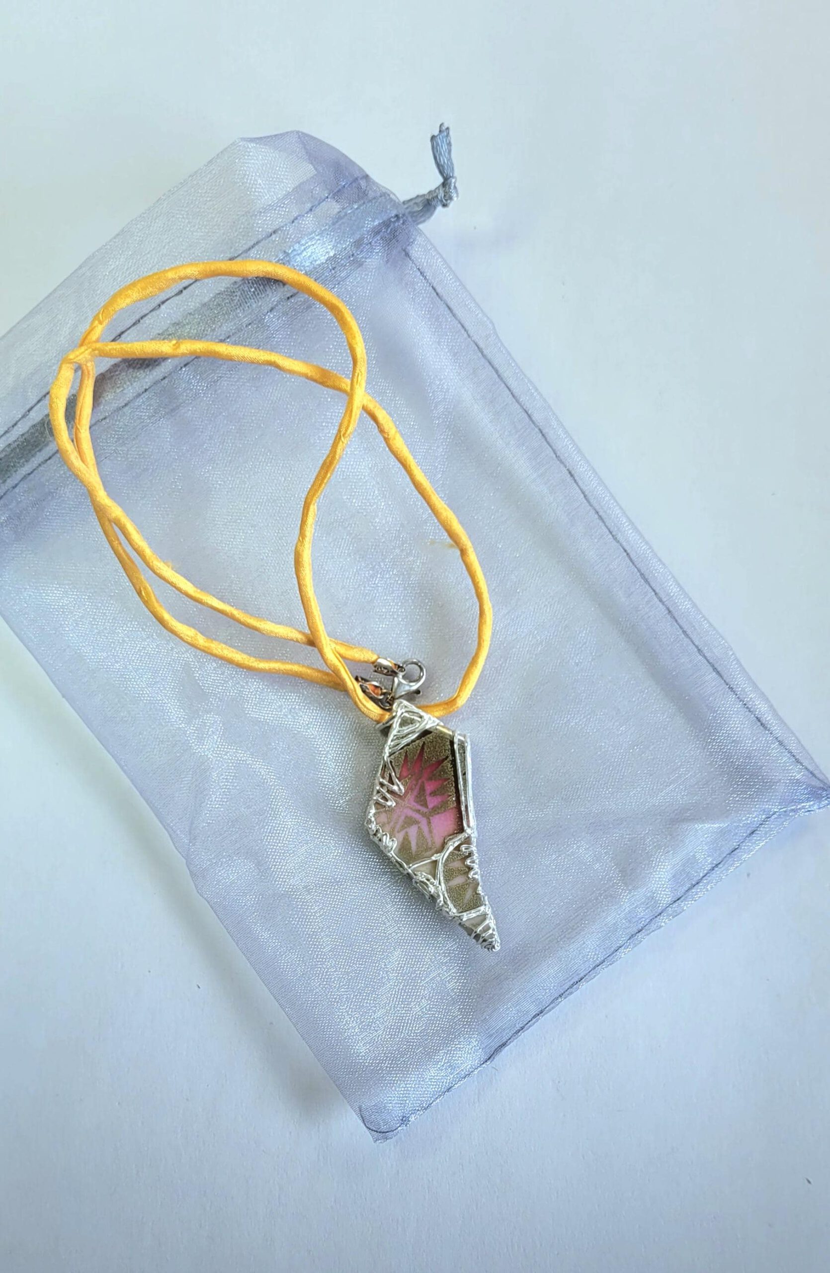 spitze Porzellanscherbe in Silber gefasst - Image 6